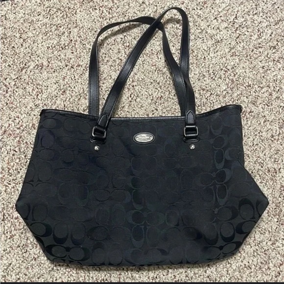 Coach zip top tote euc - Picture 3 of 5